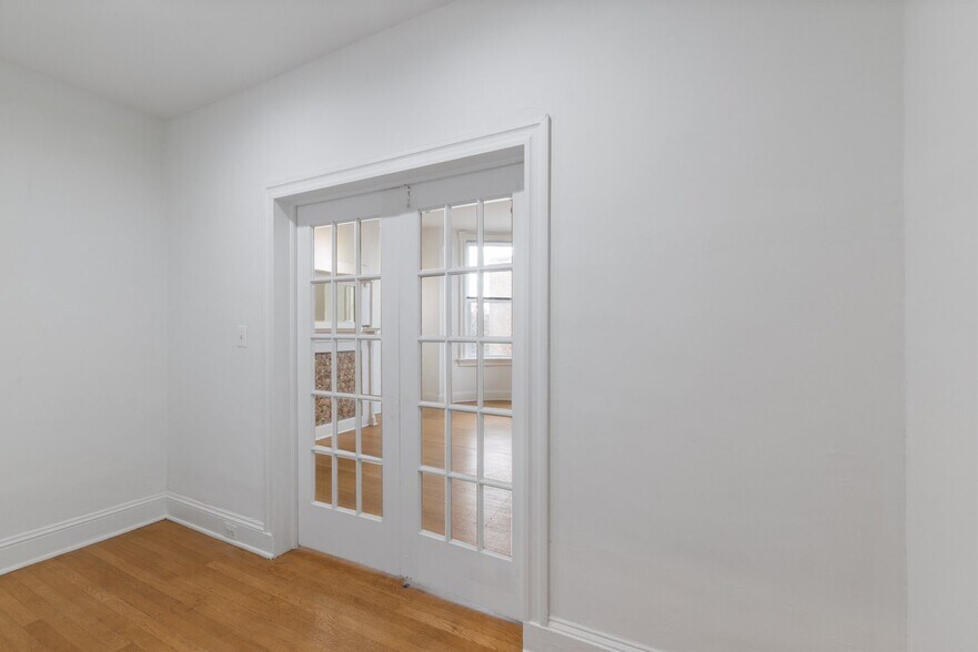 More Photos Of 34 E 25th St, Baltimore Office Residential For Sale