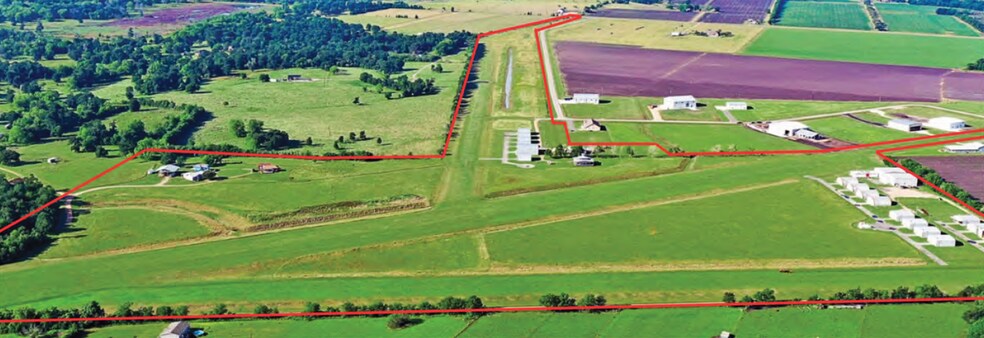 More Photos Of 4695 Gloster Ln, Sealy Airport For Sale