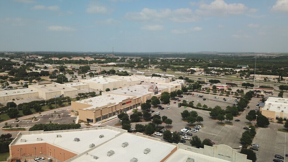 More Photos Of 9900 S Interstate 35, Austin Freestanding For Lease