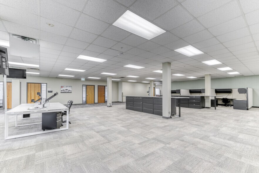 More Photos Of 401 Rue Marie-Curie, Vaudreuil-dorion Warehouse For Lease