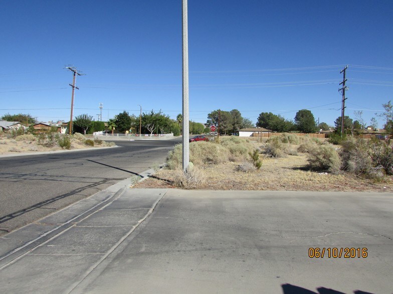 More Photos Of 913 Alene Ave, Ridgecrest Office For Sale