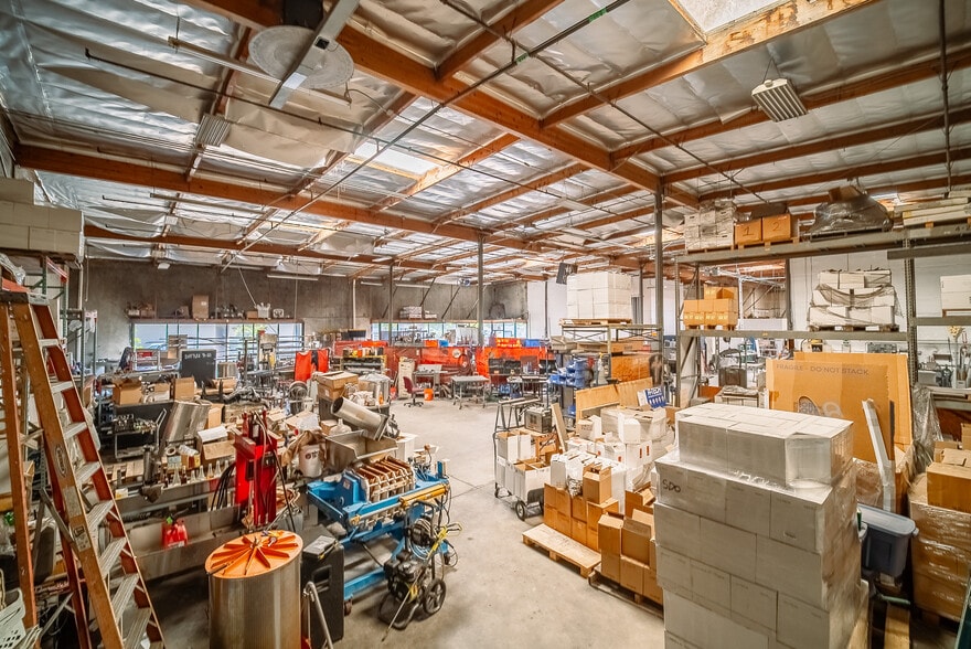More Photos Of 177 Newport Dr, San Marcos Manufacturing For Sale