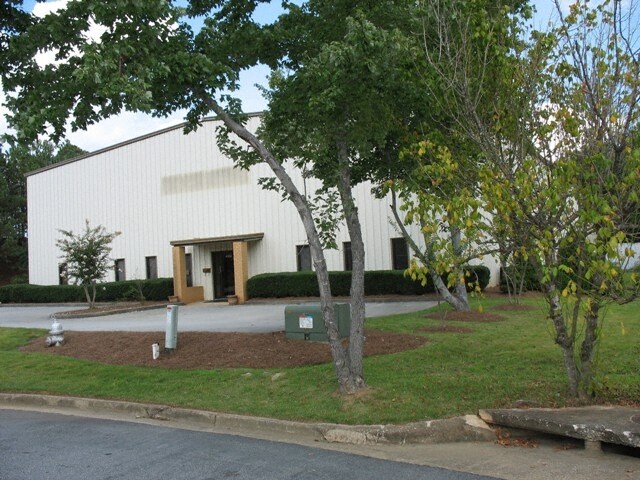 More Photos Of 4300 Business Park Ct, Lilburn Distribution For Lease