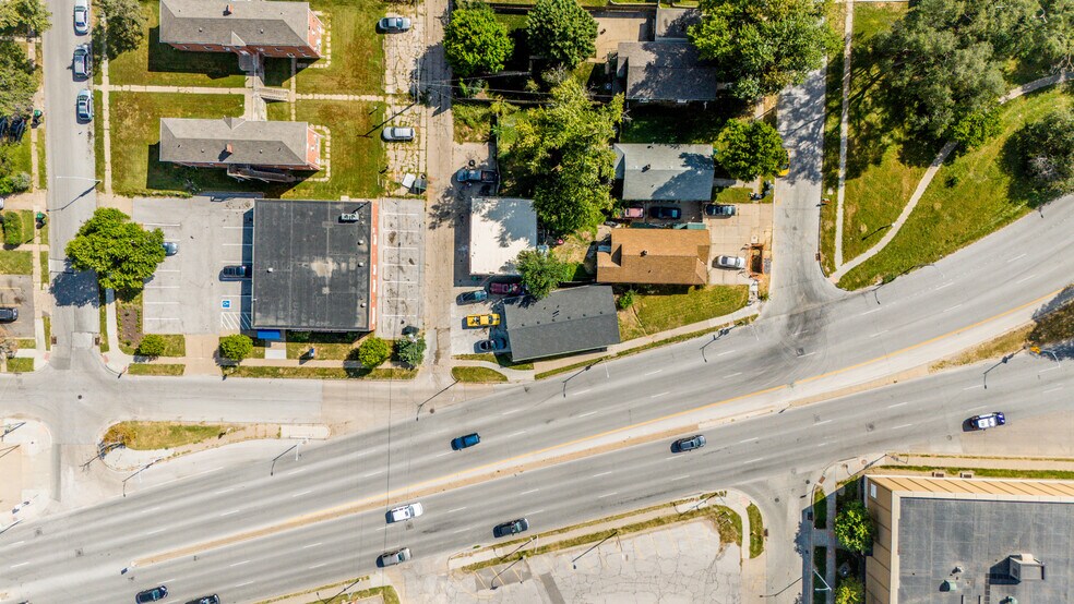 More Photos Of 4538 Izard St, Omaha Parking Garage For Sale