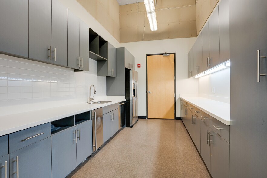 More Photos Of 209 10th Ave S, Nashville Office For Lease