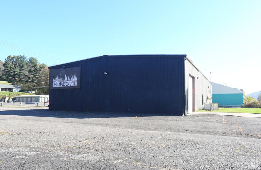 More Photos Of 596 Upper Court St, Binghamton Restaurant For Lease