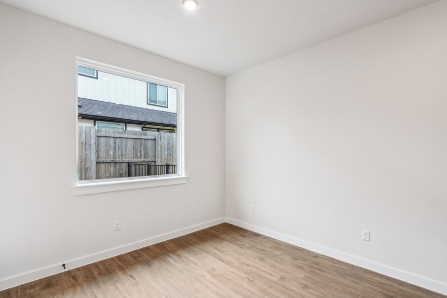 More Photos Of 2600 Gattis School Rd, Round Rock Multifamily For Sale