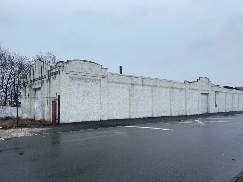 More Photos Of 803-815 E 27th St, Paterson Warehouse For Lease
