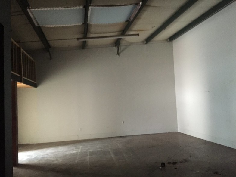 More Photos Of 11616 Industriplex Blvd, Baton Rouge Warehouse For Sale