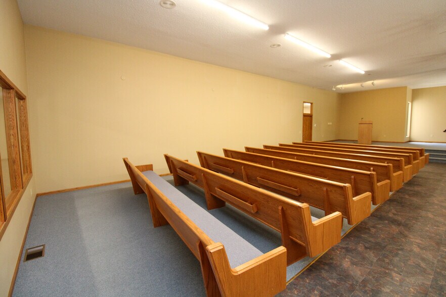 More Photos Of 100 E 3rd St, Galva Office For Sale