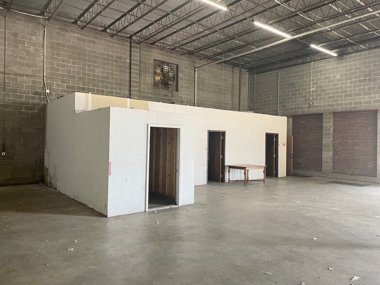 More Photos Of 211 N Spring St, Cape Girardeau Industrial For Sale