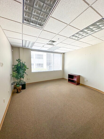 More Photos Of 990 Reserve Dr, Roseville Coworking Space