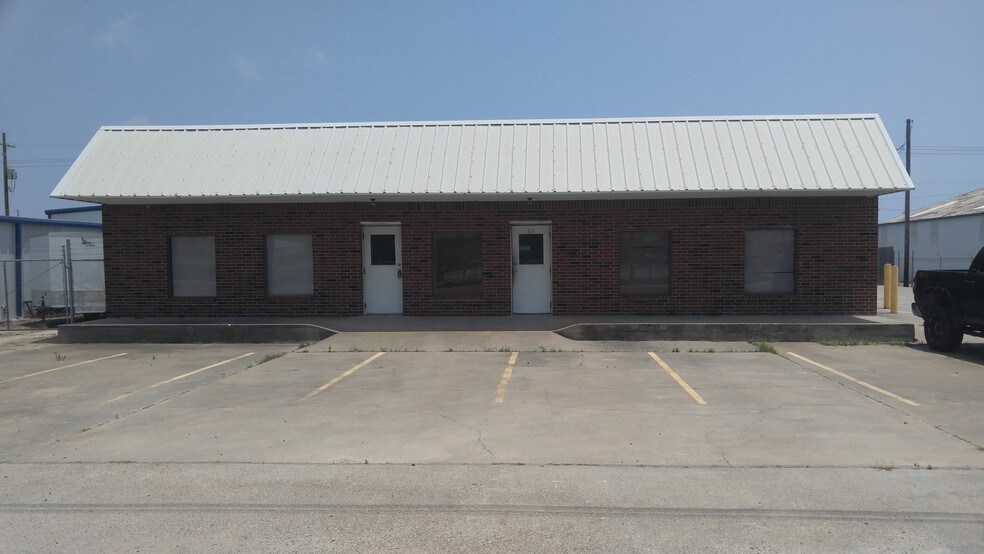 More Photos Of 101 20th St S, Texas City Light Distribution For Lease