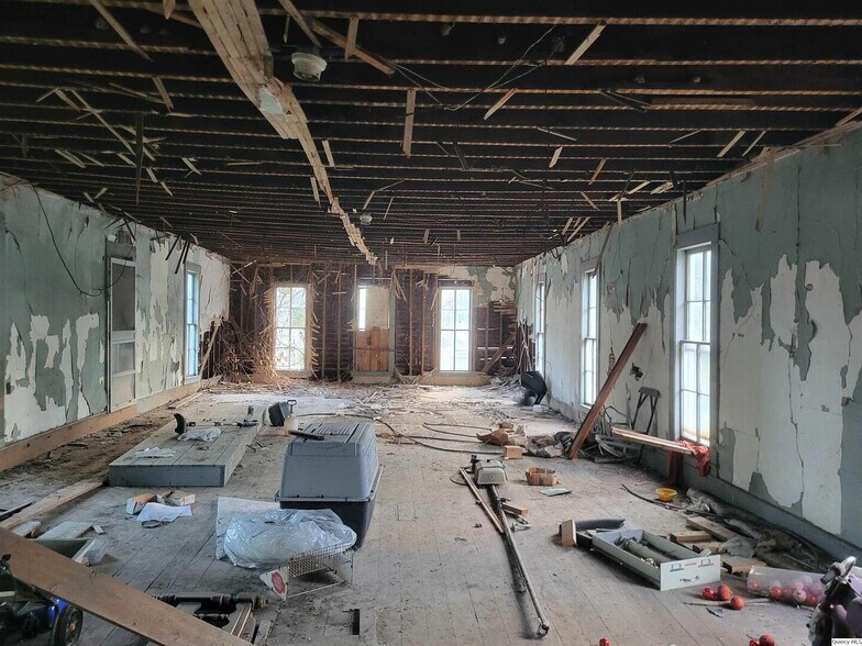 More Photos Of 110 N Main St, Chambersburg Office For Sale