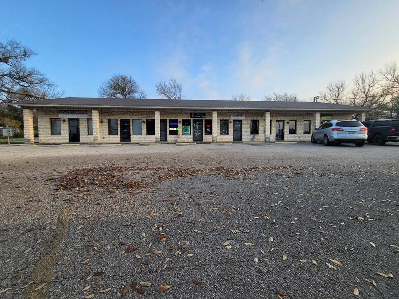 More Photos Of 304-314 E 6th Ave, Belton General Retail For Lease