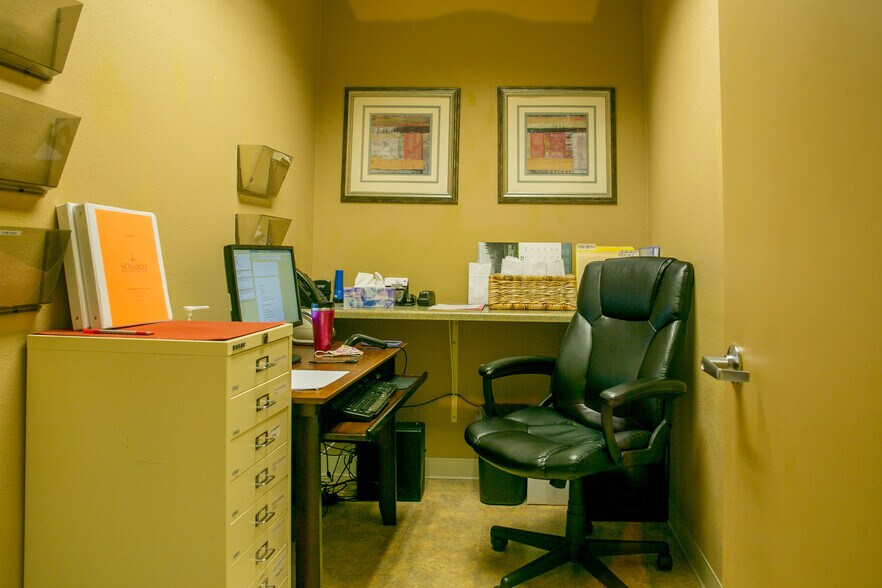 More Photos Of 1970 SE 14th Ave, Albany Medical For Lease