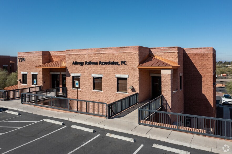 More Photos Of 7490 N Oracle Rd, Tucson Unknown For Lease