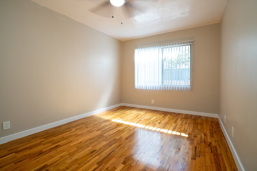 More Photos Of 1434 15th St, Santa Monica Apartments For Sale