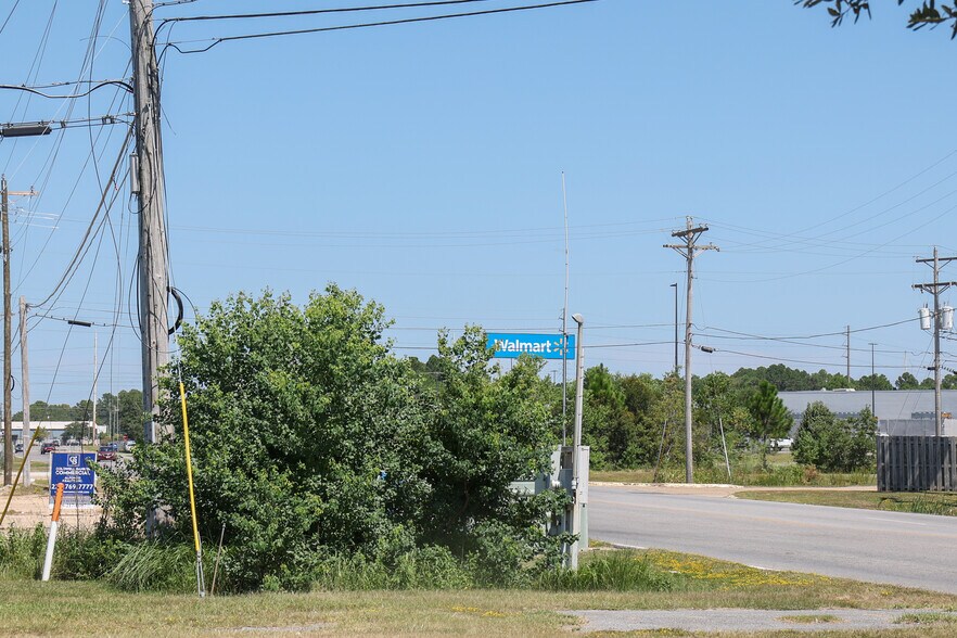 More Photos Of 3943 Highway 90, Pascagoula General Retail For Sale