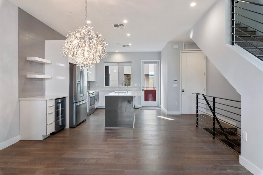 More Photos Of 16580 N 92nd St, Scottsdale Office Residential For Lease