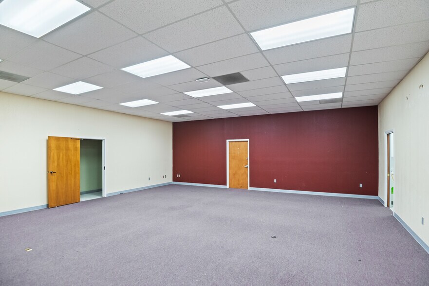 More Photos Of 465 Blossom Hill Rd, San Jose Storefront Retail Office For Lease