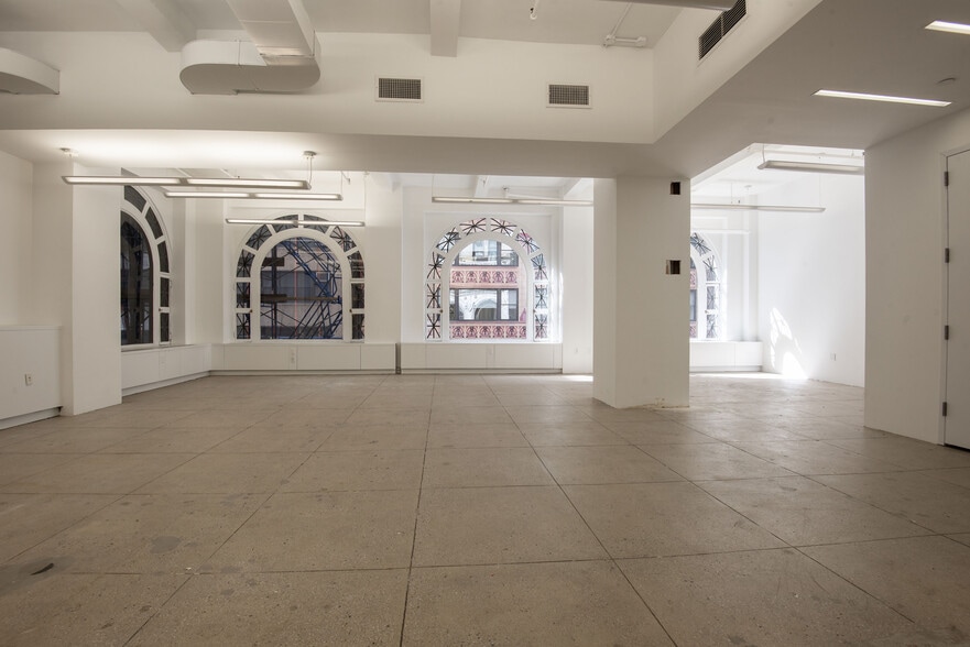 More Photos Of 37 W 39th St, New York Office For Lease