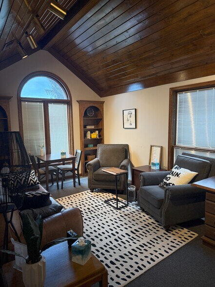 More Photos Of 71 E Wilson Bridge Rd, Worthington Office For Sale