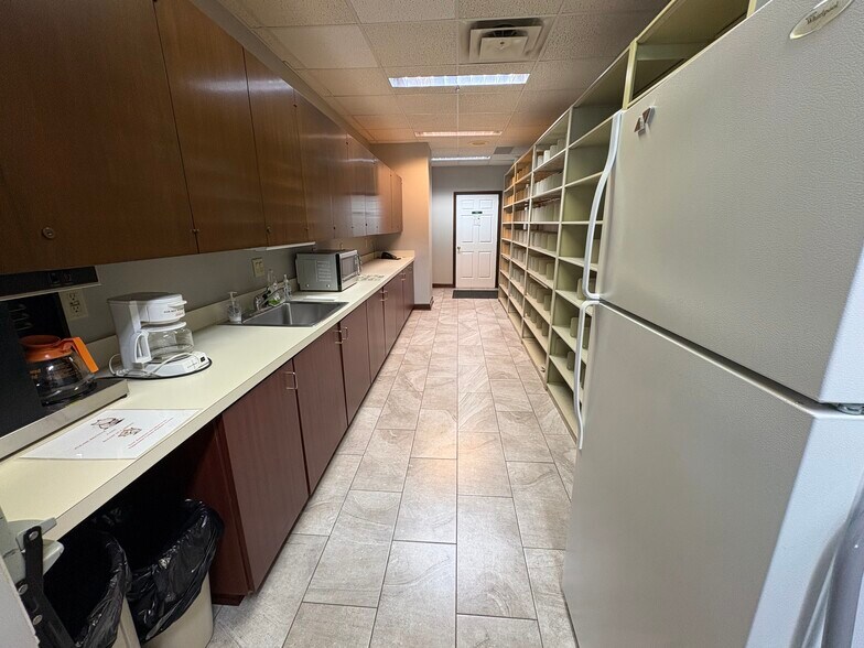 More Photos Of 1425 Sagamore Parkway N, Lafayette Office For Lease