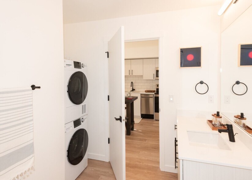 More Photos Of 492 NE 2nd St, Gresham Apartments For Lease
