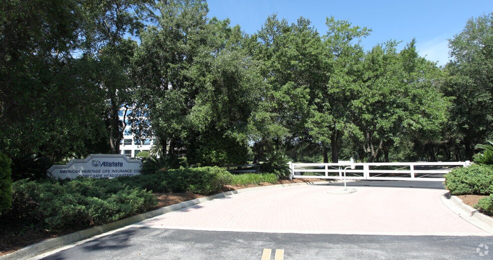 More Photos Of 1776 American Heritage Life Dr, Jacksonville Office For Lease