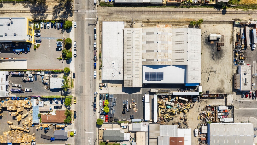 More Photos Of 1260-1280 E 9th St, Pomona Manufacturing For Sale