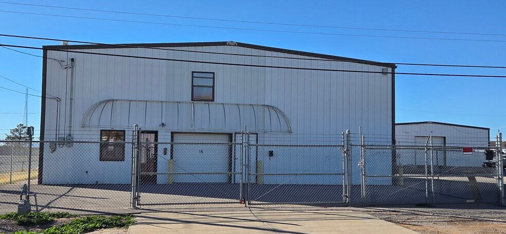 More Photos Of 2401 Lawrence Blvd, Alamogordo Warehouse For Sale