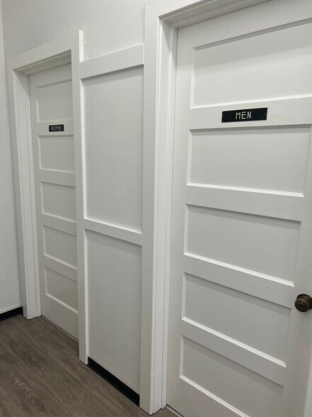 More Photos Of 118 S 3rd St, King City Office For Lease