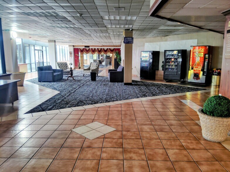 More Photos Of 1441 E Brooks Rd, Memphis Hotel For Sale