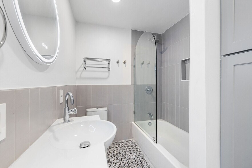 More Photos Of 3055 Future St, Los Angeles Apartments For Sale