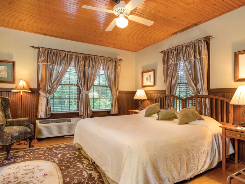 More Photos Of 86 Lily Pad Ln, Flat Rock Hotel For Sale