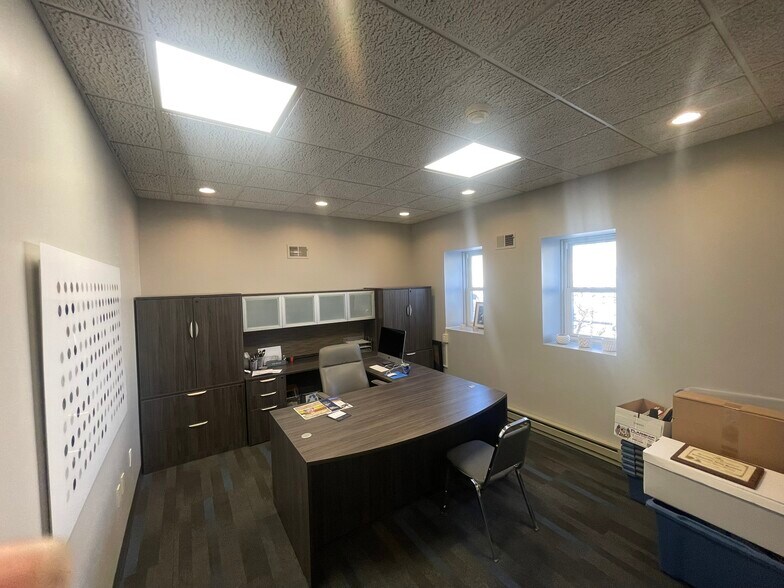 More Photos Of 3107 Beale Ave, Altoona Office For Sale