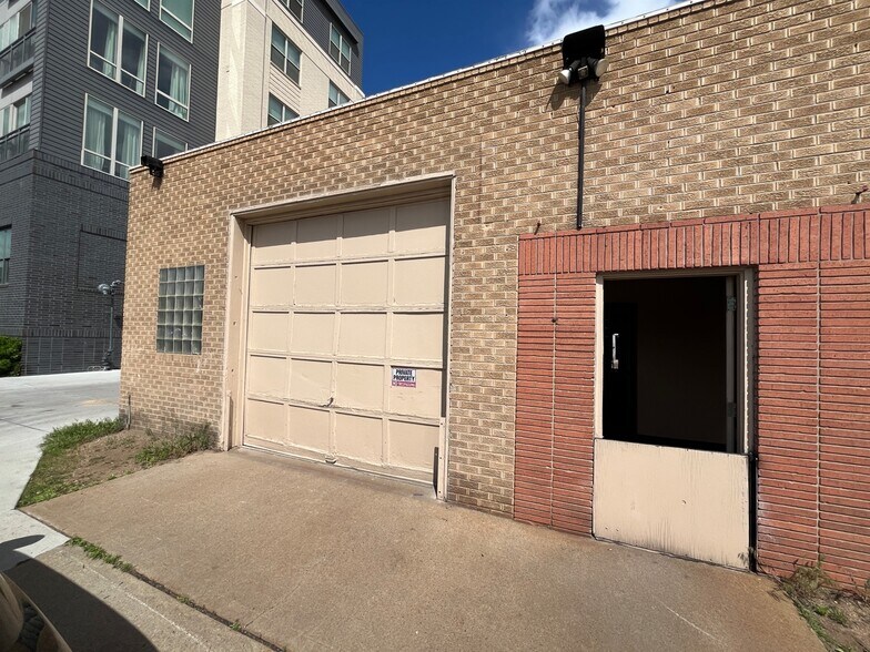 More Photos Of 1940 S Bannock St, Denver Service For Lease