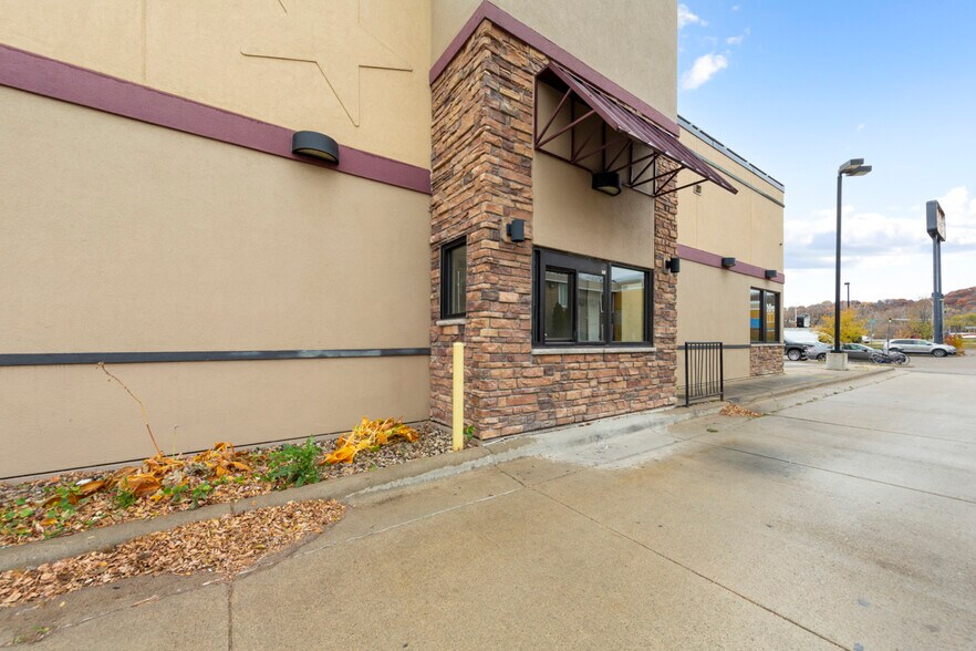 More Photos Of 101 W Lind St, Mankato Fast Food For Sale