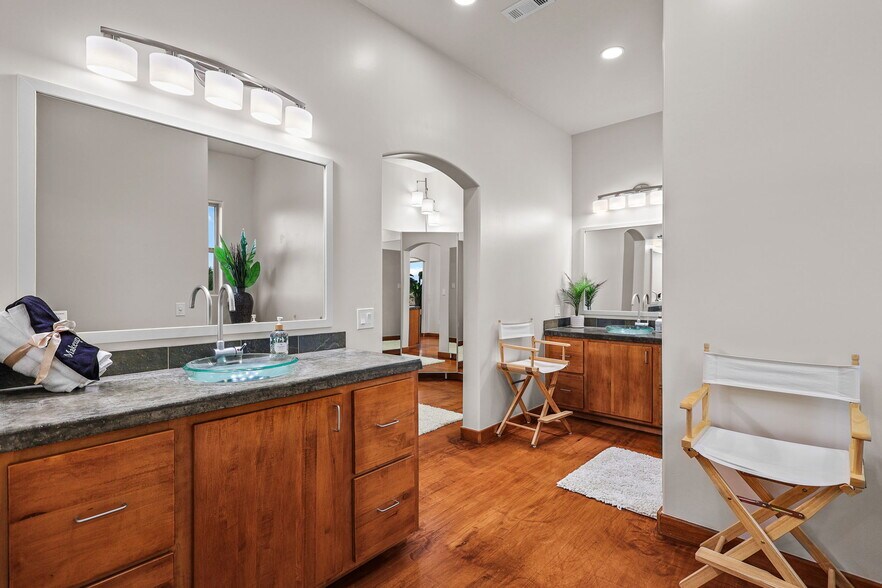 More Photos Of 16710 Oak Hollow Dr, Cottonwood Lodge Meeting Hall For Sale