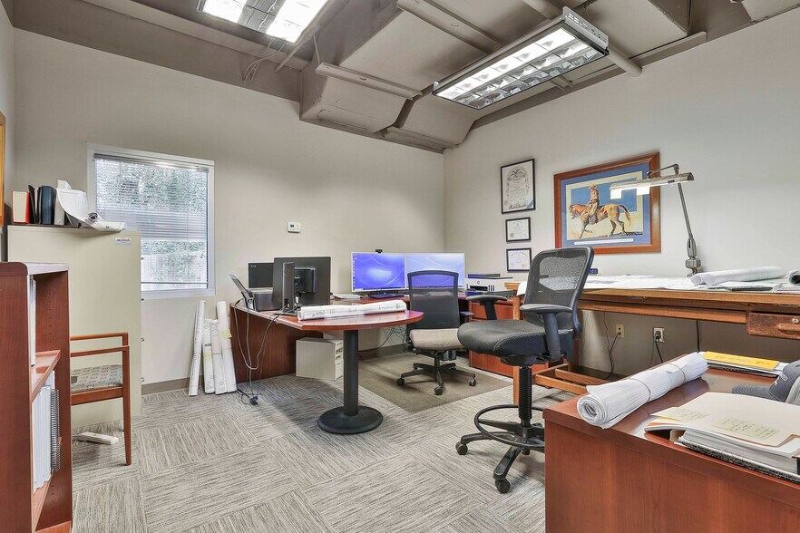 More Photos Of 1039 Sullivan Rd, Newnan Office For Sale