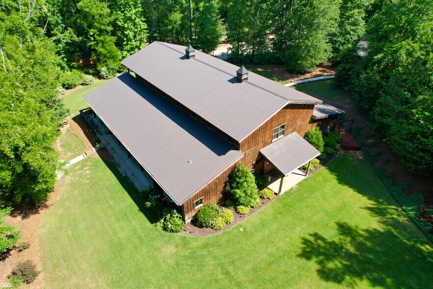 More Photos Of 701 Wingert Road rd, Greenwood Specialty For Sale