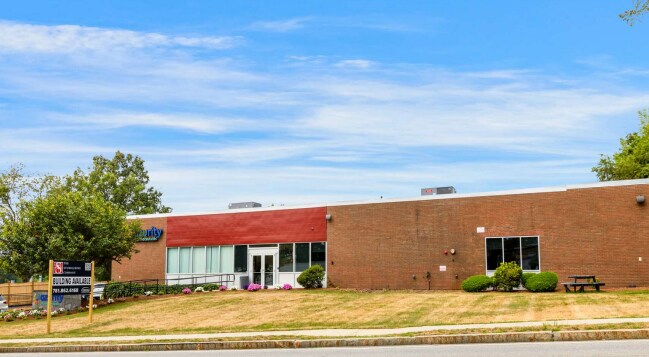 More Photos Of 841 Woburn St, Wilmington Light Manufacturing For Lease