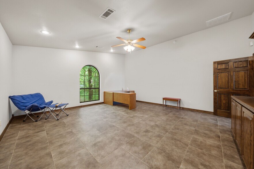 More Photos Of 15288 AR-22, Dardanelle Warehouse For Sale