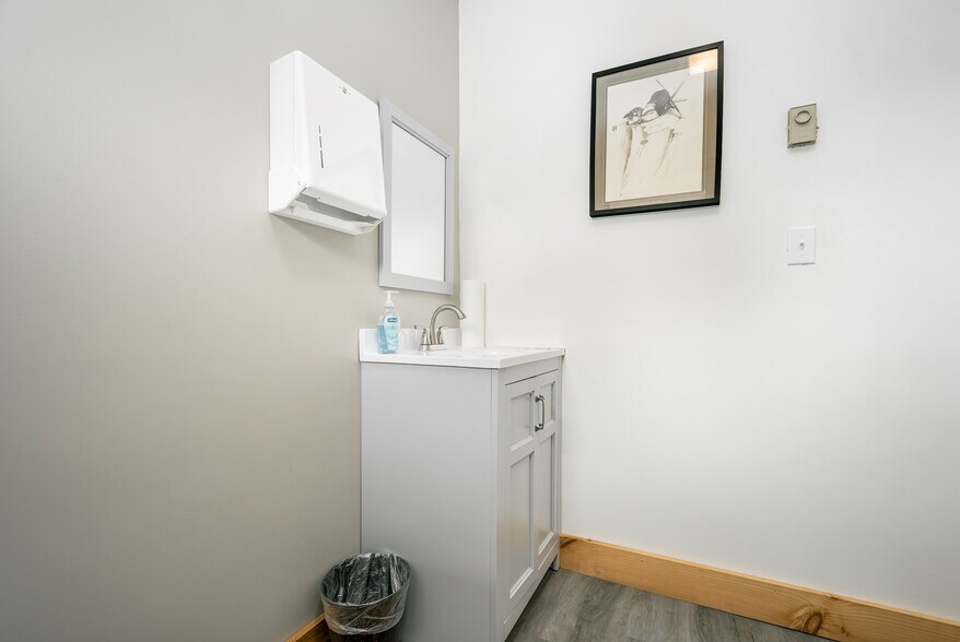 More Photos Of 541 Spruce St, Thomas Flex For Sale