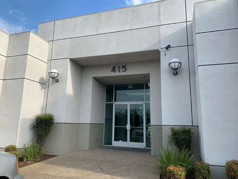 More Photos Of 415 Knollcrest Dr, Redding Office For Sale