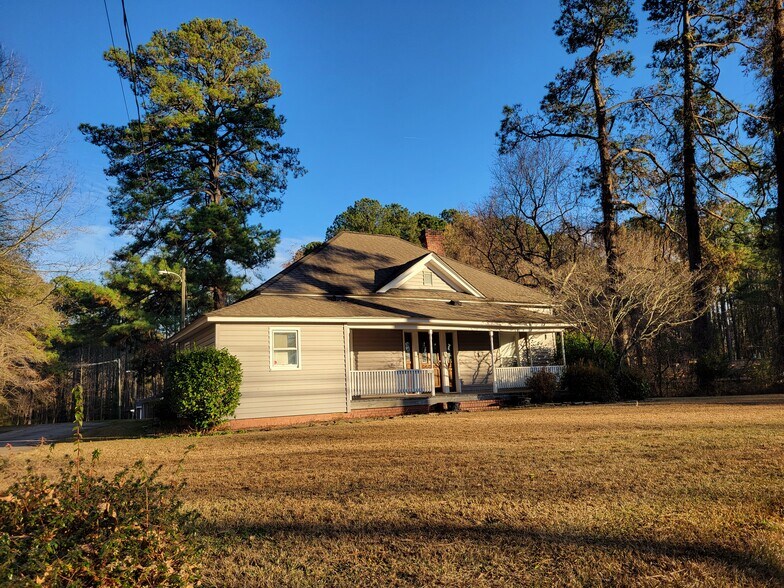 More Photos Of 1110 Hawkins Ave, Sanford Light Manufacturing For Sale
