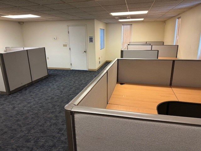 More Photos Of 31A Town Forest Rd, Oxford Warehouse For Lease