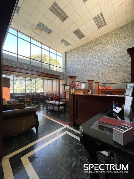 More Photos Of 13808 Ventura Blvd, Sherman Oaks Office For Sale