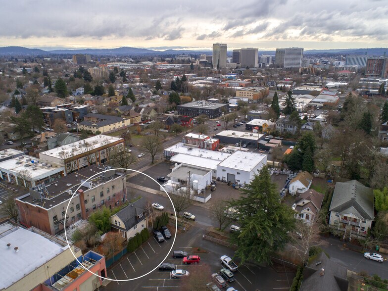 More Photos Of 317 NE Sacramento St, Portland Office For Sale